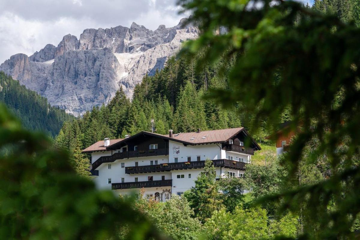 Aparthotel Monte 44 Selva di Val Gardena Exterior photo